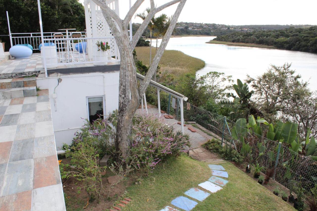 Blue'S Guest House - East London Bonza Bay Экстерьер фото