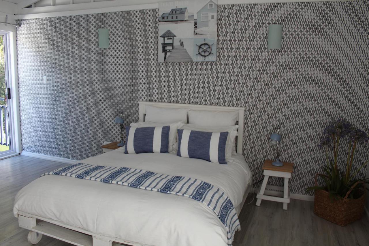 Blue'S Guest House - East London Bonza Bay Экстерьер фото