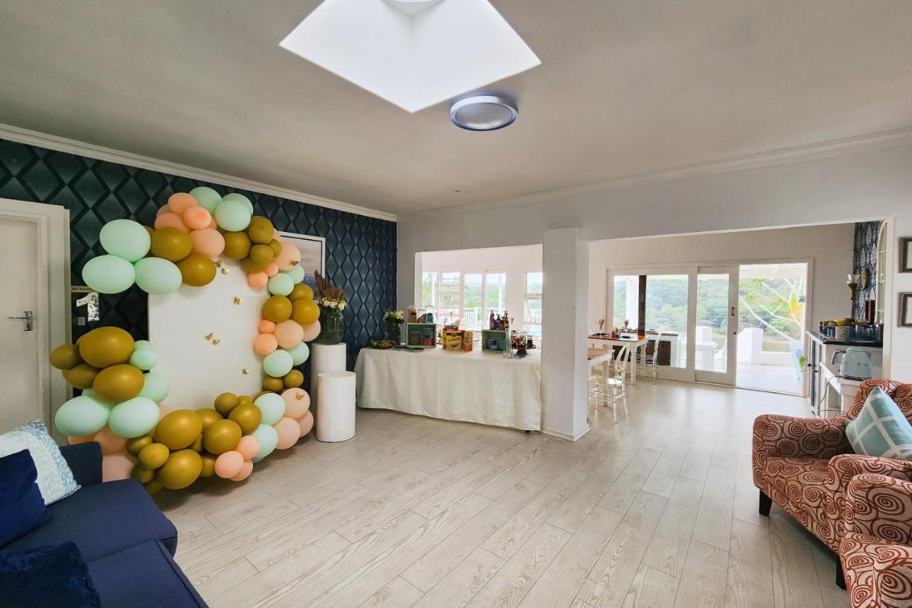 Blue'S Guest House - East London Bonza Bay Экстерьер фото