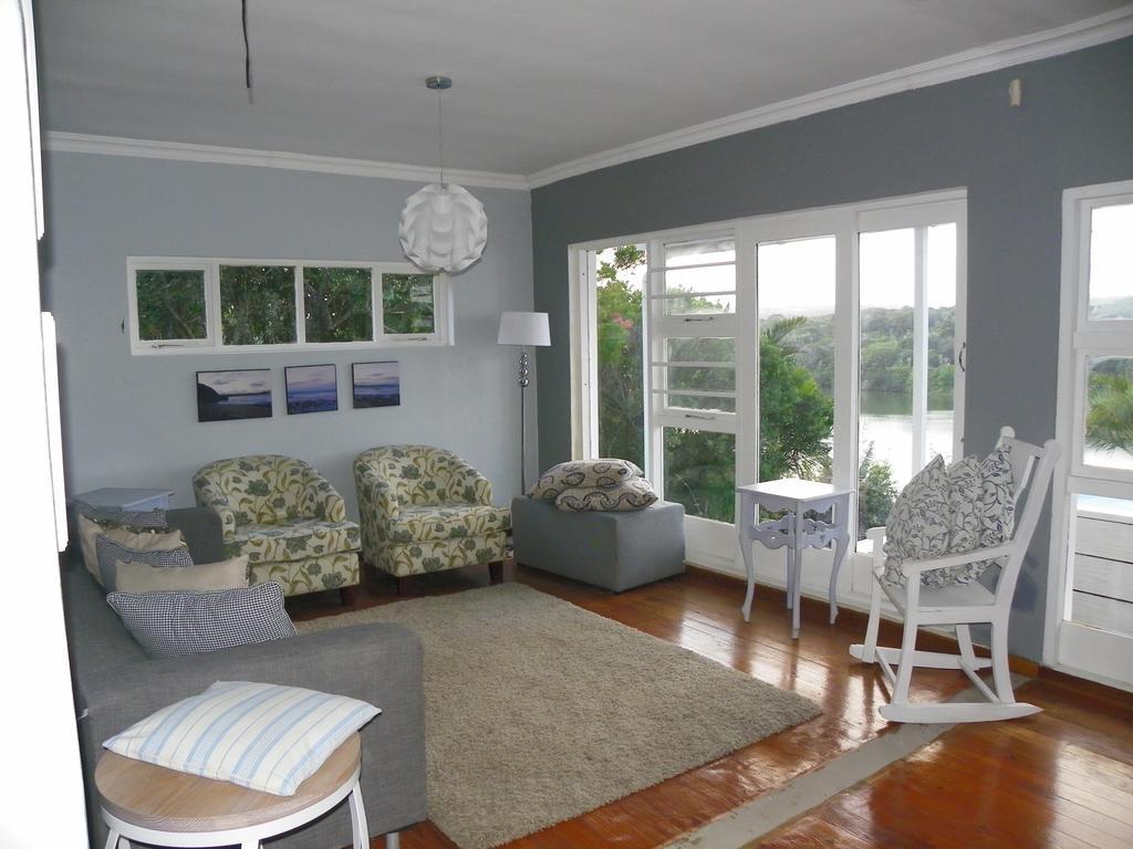 Blue'S Guest House - East London Bonza Bay Экстерьер фото