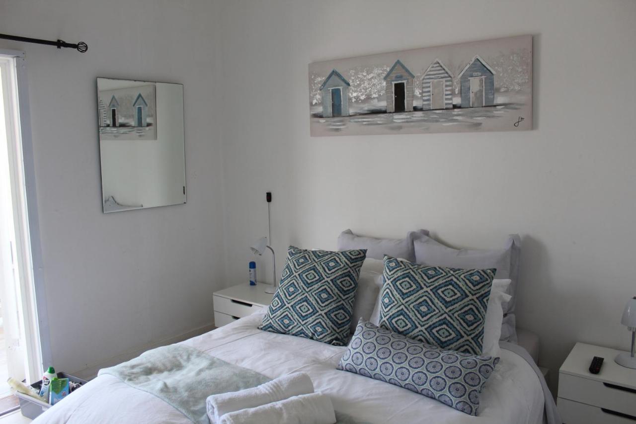 Blue'S Guest House - East London Bonza Bay Экстерьер фото