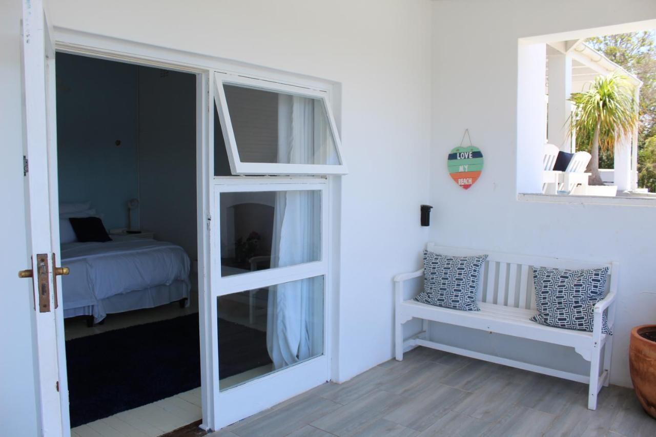 Blue'S Guest House - East London Bonza Bay Экстерьер фото